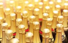 Comment calculer le nombre de bouteilles de vin et de champagne pour un mariage ?