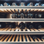 Bien choisir sa cave à vin : conservation, service et plaisir œnologique